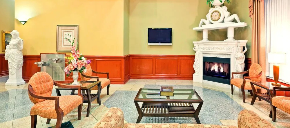 Holiday Inn Hotel & Suites Hattiesburg-University, Хаттисберг — фото 1