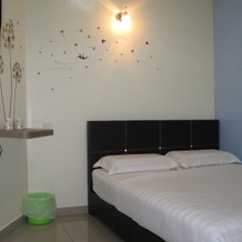 Max Inn Suite Hotel, Парит Раджа — фото 2