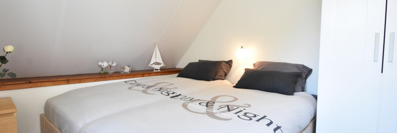 Cosy Holiday Home With Large Garden, Oostvoorne — photo 1