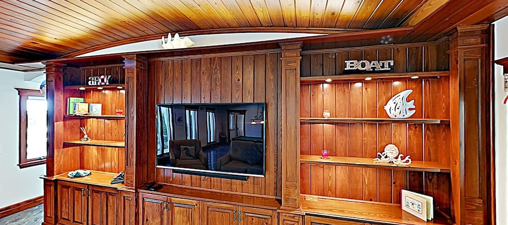 Canal-front Dream W/ Private Pool, Spa & Dock 3 Bedroom Home, 马拉松 — 照片 1