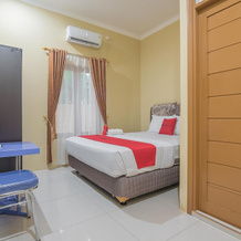 Reddoorz Plus Near Syamsudin Noor Airport 3, Банджанбару — фото 3