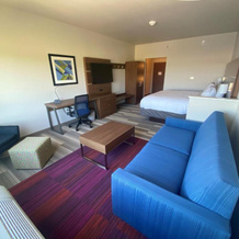 Holiday Inn Express & Suites Madison West Middleton, Миддлтон — фото 4