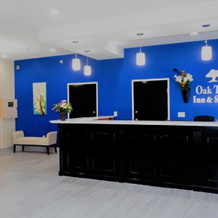 Oak Tree Inn & Suites, Клакстон — фото 2