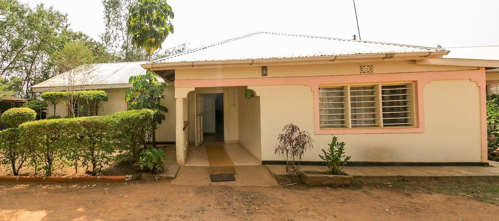 Legacy 2014 Hotel, Bondo — photo 1