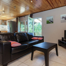 Modern Chalet in Sougne-remouchamps Near Forest, 伊瓦伊 — 照片 4