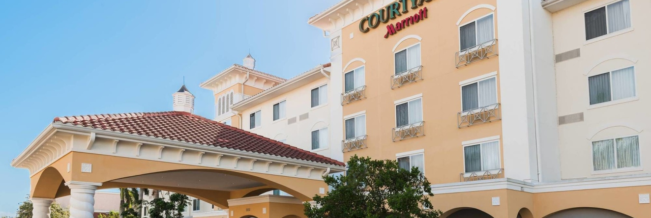 Courtyard by Marriott Fort Myers I-75/Gulf Coast Town Center, 圣卡洛斯公园 — 照片 1