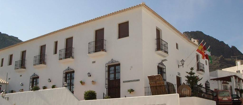 HOTEL MUSEO Lucainena, 卢卡伊内纳德拉斯托雷斯 — 照片 1