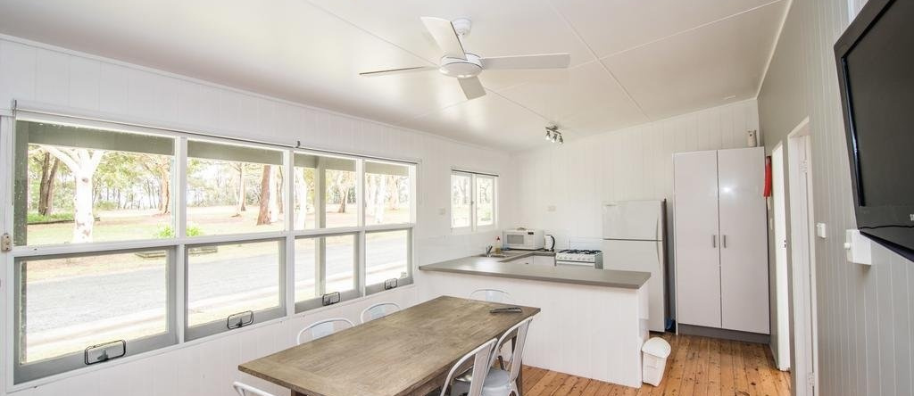 Lakeside Cabins & Holiday Village, Cudmirrah — photo 1