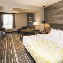 La Quinta Inn & Suites by Wyndham Atlanta South - McDonough, 洛卡斯特格罗夫 — 照片 3