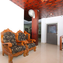 OYO 8892 Kadambari Regency, 安加马利 — 照片 2