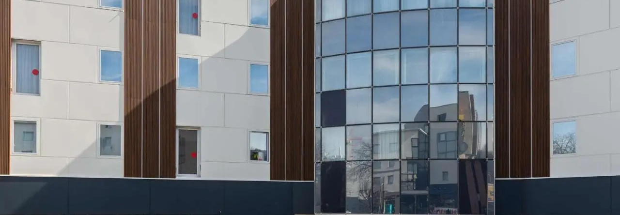 Brit Hotel Privilège Paris - Rosny, 罗尼苏布瓦 — 照片 1
