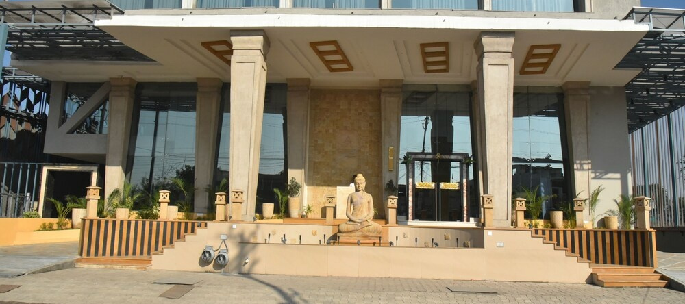 Hotel Accord Premier, 赖加尔 — 照片 1