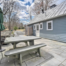 Charming Cottage w/ Yard - 2 Mi to Tinker St!, Вест-Херли — 照片 4