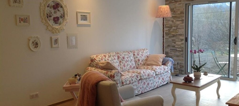 La Combe Fleurie - Appart'Hôtel Le Cottage, 圣博内-昂尚索尔 — 照片 1