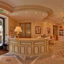 Manoir de la Roseraie, Grignan — photo 2