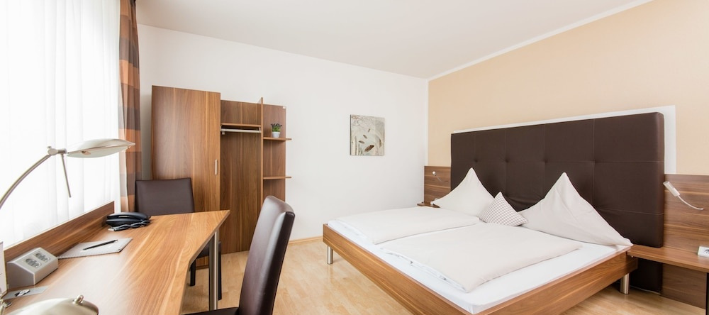 Hotel Bavaria, Дингольфинг — фото 1
