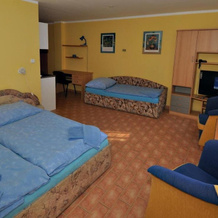 Hotel Na Hradbách, Лоуни — фото 2