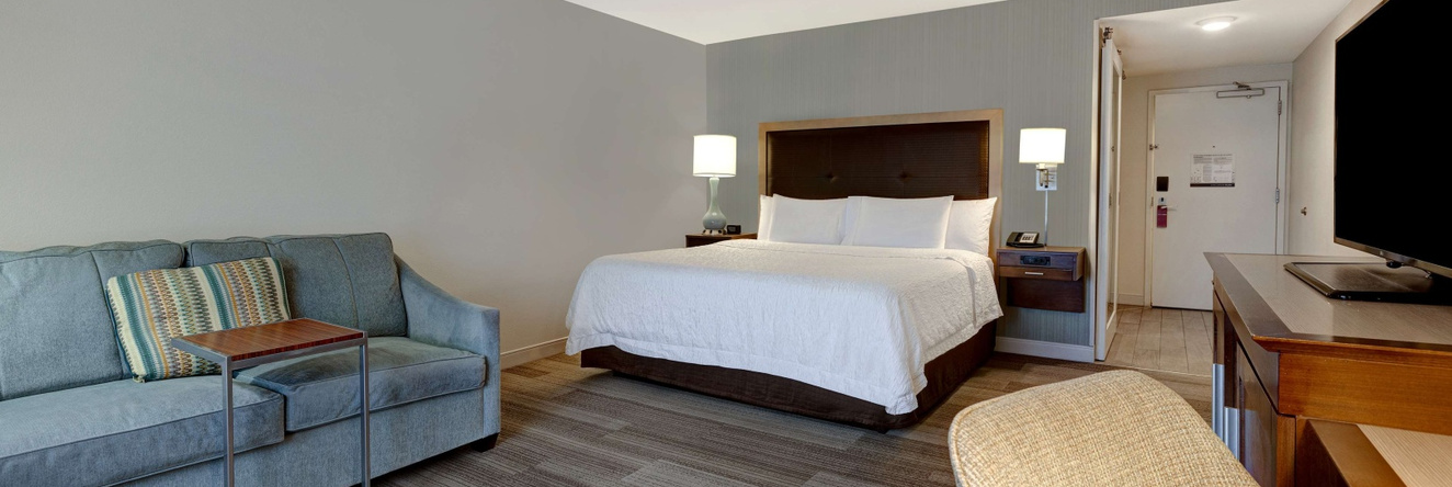 Hampton Inn & Suites Milwaukee West, Вест-Эллис — фото 1