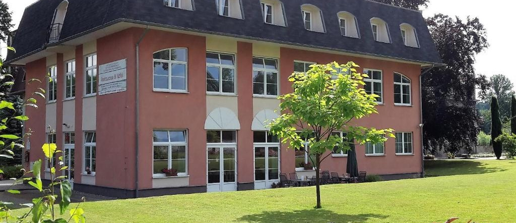 Vzdělávací Středisko a Hotel, Varnsdorf — photo 1
