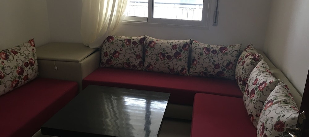 2 Bedroom Apartment in Oulad Khallouf, 乌莱德哈卢夫 — 照片 1