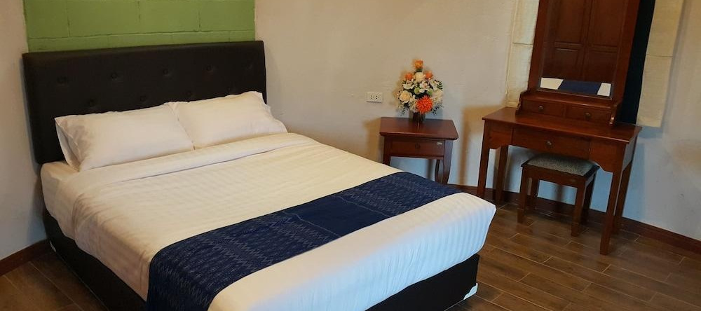 Khemmarat Baandin Resort, 凯马拉 — 照片 1