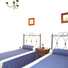 House With 5 Bedrooms in Carcabuey, With Wonderful Mountain View, Priv, 卡尔卡布埃 — 照片 2