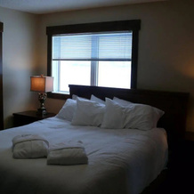 River to Peaks Inn, Golden — photo 4