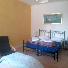 Emmanueli65 fronte clinica per 5 matrimoniale 2 singoli 1 divano letto, Piacenza — photo 4