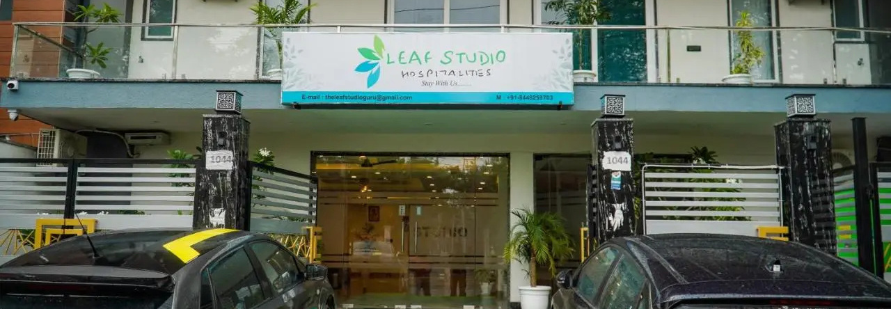 The Leaf Studio Hospitalities, 古尔冈 — 照片 1