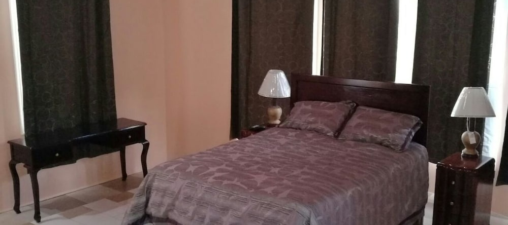 Chancery Hall 3 Bedroom Apartment, Kingston — photo 1