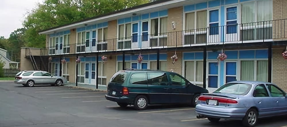 Chipican Motel, Sarnia — photo 1