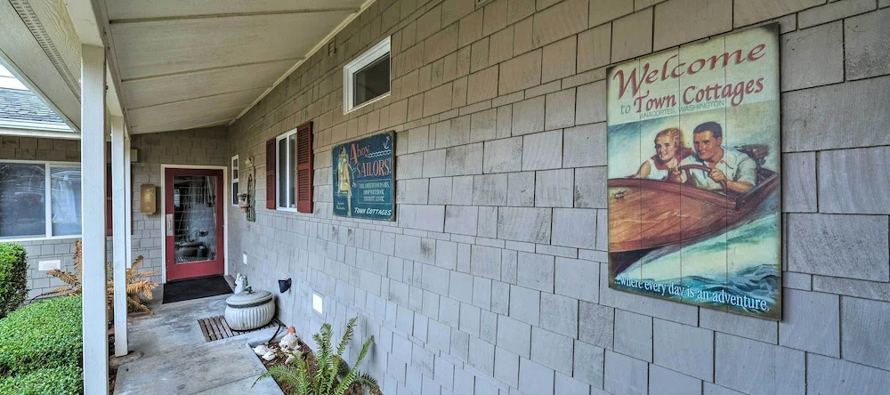 Apartment w/ Gas Fireplace ~ 1/2 Mi to Beach!, Anacortes — photo 1