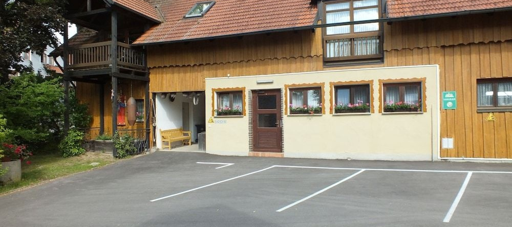Appartements & Reitschule Fuchsenhof, 诺因堡福姆瓦尔德 — 照片 1