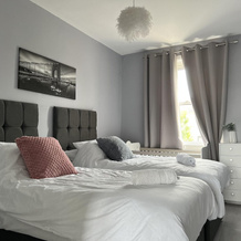 2 Bedroom Flat - Sleeps 4 - Parking - Wifi, Kirkcaldy — photo 2