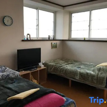 Misato Kinenkan, A Guest House Full of Cats, 平川 — 照片 2
