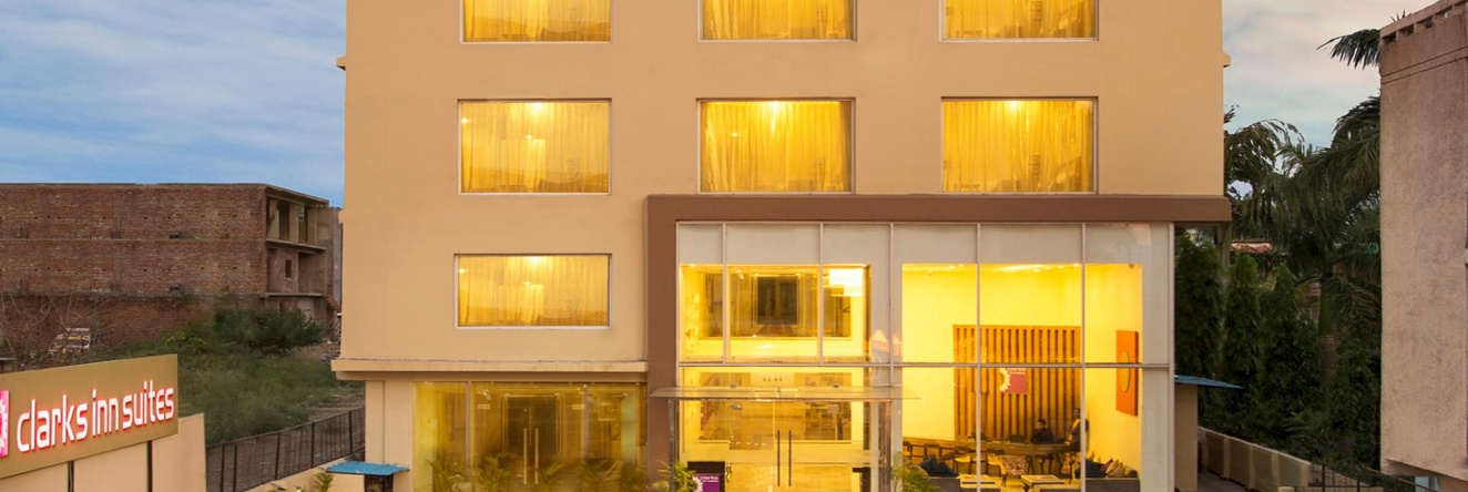 Clarks Inn Suites Katra, 卡特拉 — 照片 1
