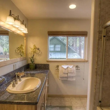 South Lake Tahoe - 4 BR Home Pet Friendly Lakefront - LTA 8044, 南太浩湖 — 照片 2