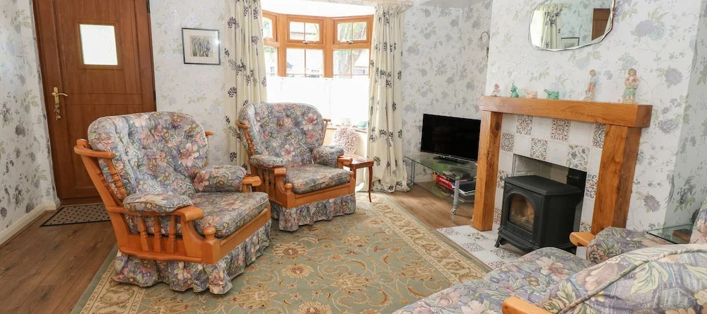 Willow Cottage, 萨厄姆托尼 — 照片 1