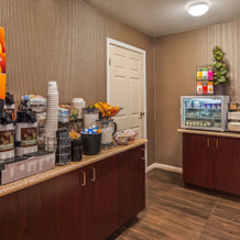 Best Western Luxury Inn, Tracy — photo 4