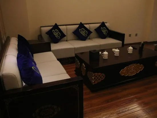 Xiangqu Garden Hotel, 山南 — 照片 1