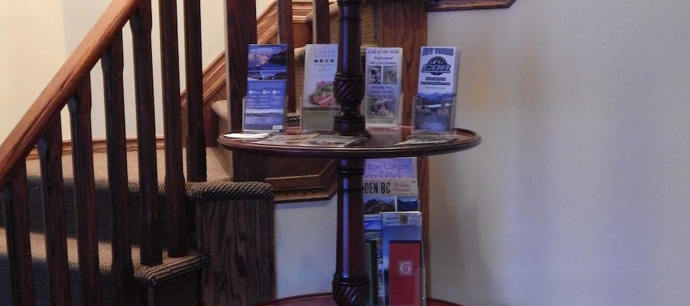 River to Peaks Inn, Golden — photo 1