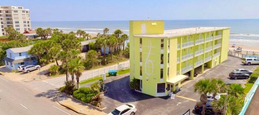 Beach Happy - Ocean View At Symphony Beach Club, Ормонд-Бич — фото 1