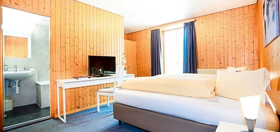 Hotel Landhaus Adler, 弗鲁蒂根 — 照片 1
