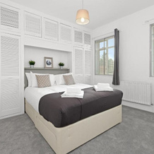 Heathrow Living Stanwell Serviced House 5 bedrooms, Ashford — photo 3