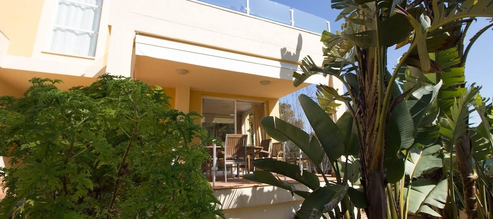 House With 4 Bedrooms in Los Monasterios, With Wonderful sea View, Poo, 普索尔 — 照片 1