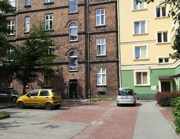 Studio Aleja 77, 琴斯托霍瓦 — 照片 1
