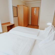 Hotel Am Kapuzinerplatz, Книттельфельд — фото 4