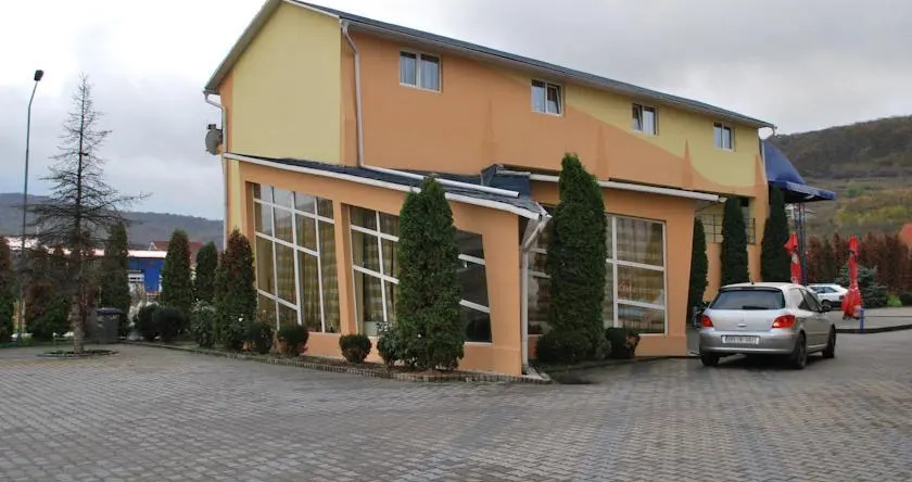 Motel Azzuro, Бистрица — фото 1