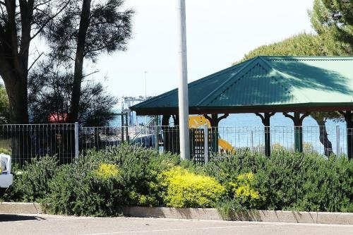 Pier Number 10, Кингскоут — фото 1
