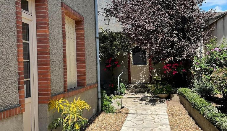 Evasion de Loire, Saint-Denis-de-l'Hôtel — photo 1